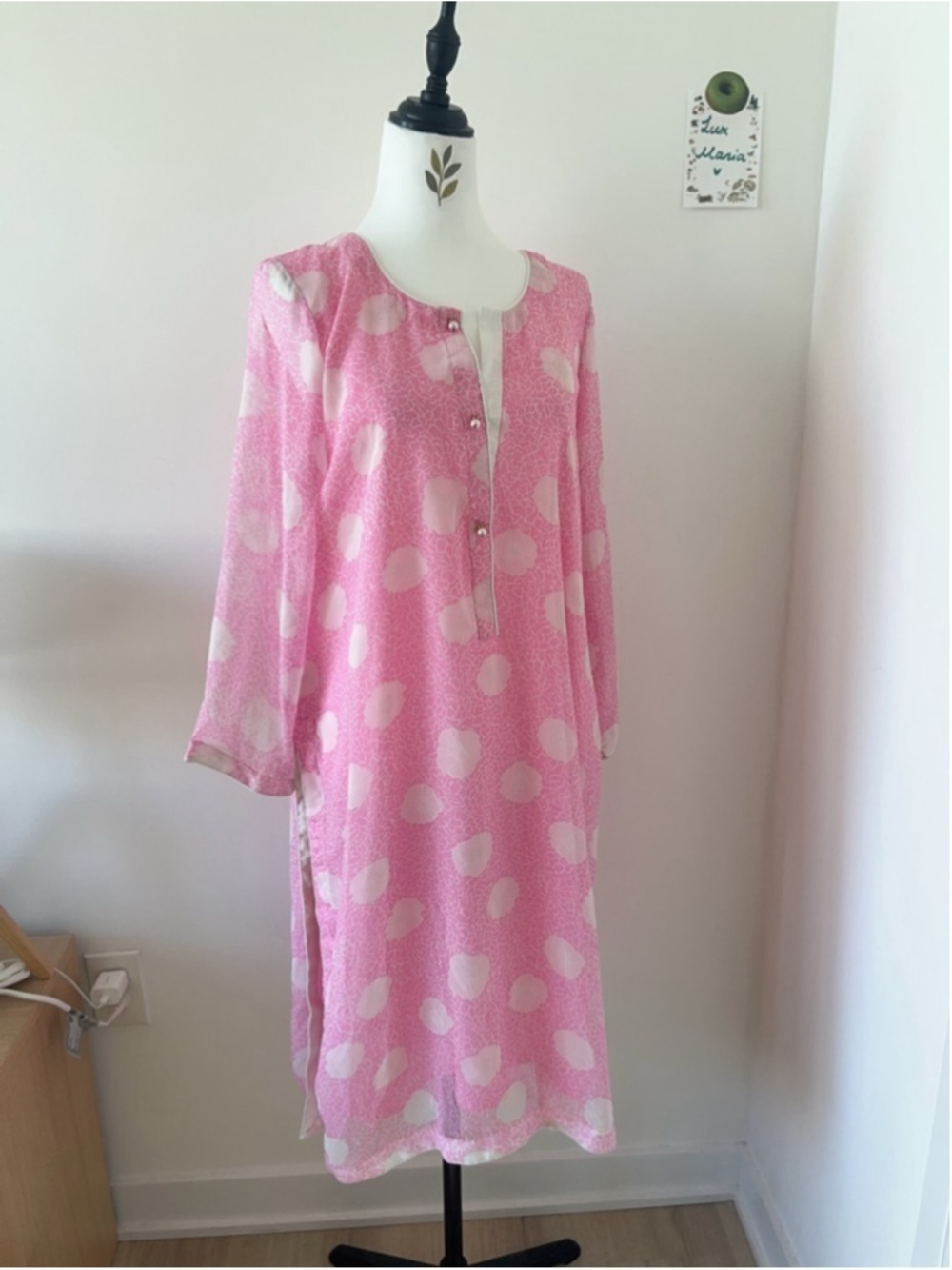 Vintage Light Pink Floral Floral Print Long Sleeve Shift Dress M/L Pearl Buttons